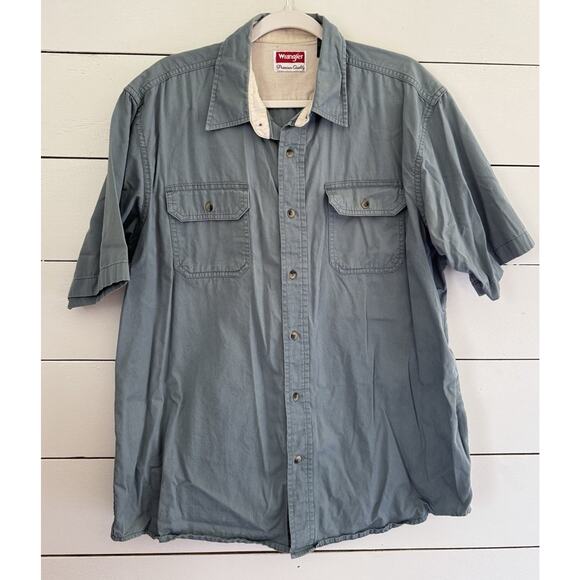 Wrangler Premium Quality Shirt Mens L Blue Button Up Short Sleeve Work - Picture 1 of 6